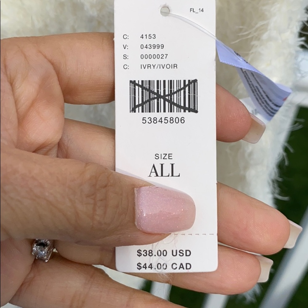 Anthropologie fuzzy white scarf - Picture 7 of 7